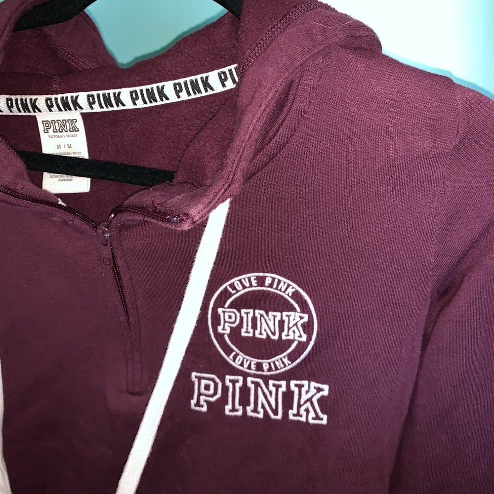 a cute maroon pink sweatshirt